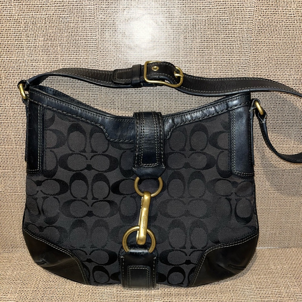 Coach ~ Preloved Shoulder bag w/gold details